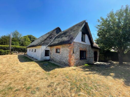 Manor Barn, Appleshaw (1)